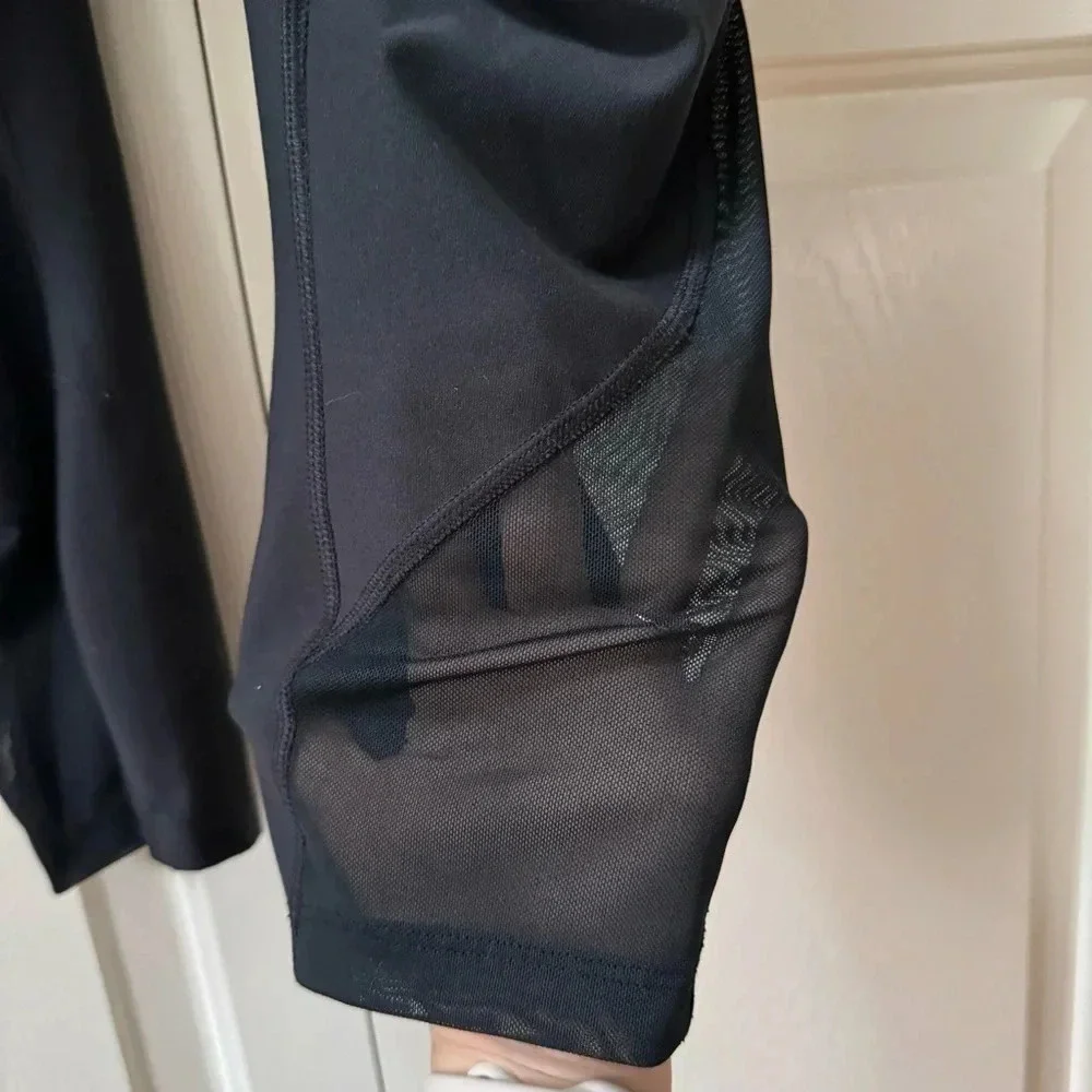 Nike Power Legend 20” Mid Rise Training Capri Leggings Women’s size Small